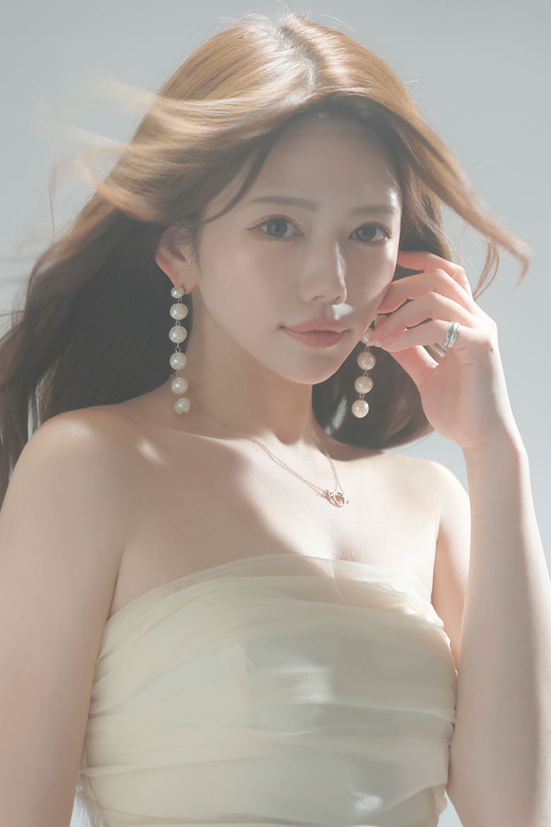 南 なみ（NAMI MINAMI）Paris Collection